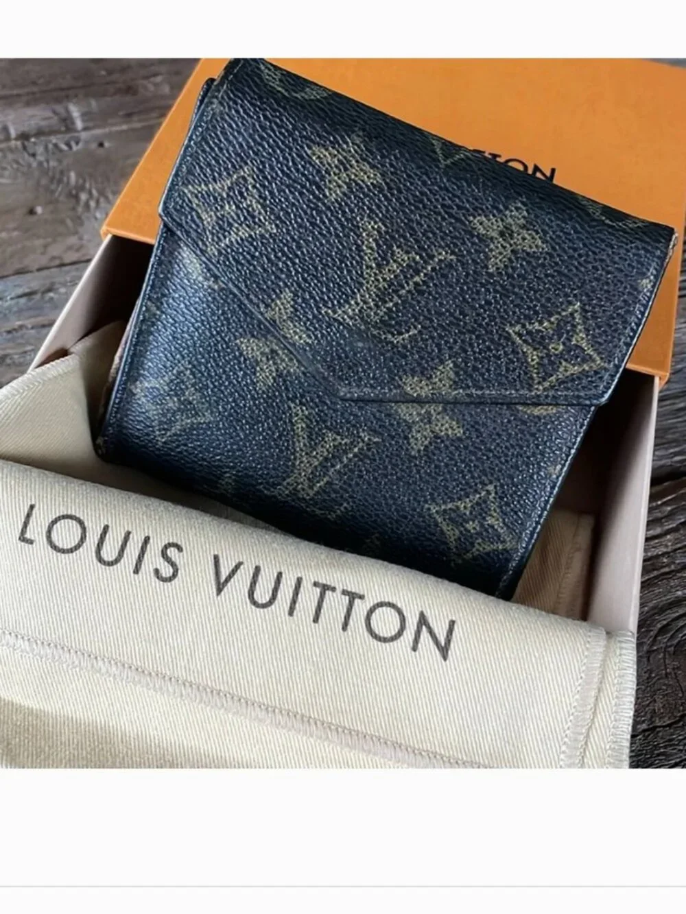 Louis Vuitton snap wallet Vintage